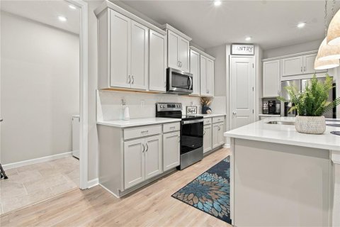 House in Wesley Chapel, Florida 3 bedrooms, 164.72 sq.m. № 2418776 - photo 8