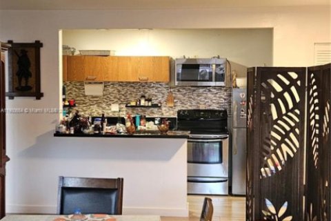 Copropriété à louer à Doral, Floride: 2 chambres, 98.48 m2 № 1953142 - photo 3