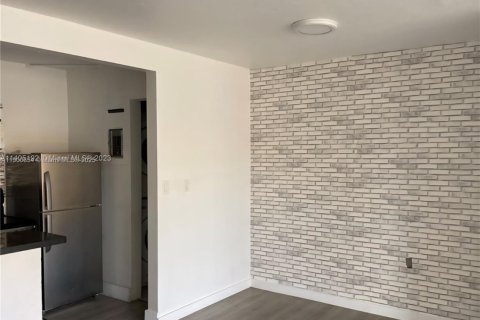 Copropriété à louer à Doral, Floride: 2 chambres, 98.48 m2 № 1953142 - photo 12