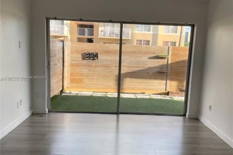 Copropriété à louer à Doral, Floride: 2 chambres, 98.48 m2 № 1953142 - photo 11