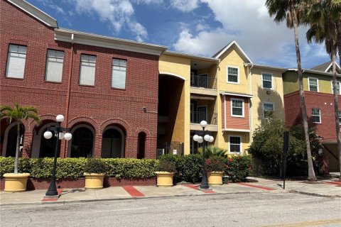 Condo in Tampa, Florida, 2 bedrooms  № 2150052