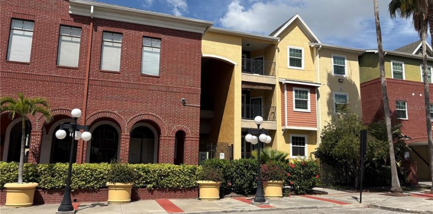 Condo in Tampa, Florida, 2 bedrooms  № 2150052