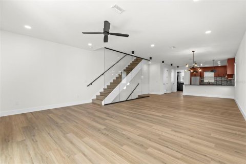 Touwnhouse à vendre à Tampa, Floride: 4 chambres, 262.08 m2 № 1873994 - photo 17
