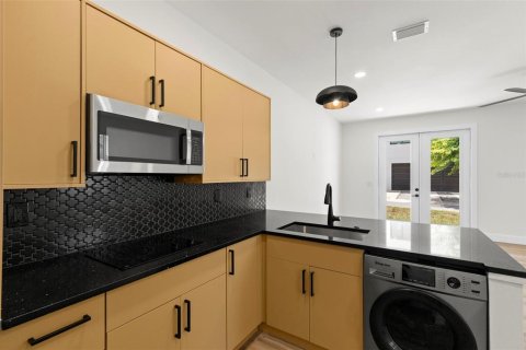 Touwnhouse à vendre à Tampa, Floride: 4 chambres, 262.08 m2 № 1873994 - photo 8