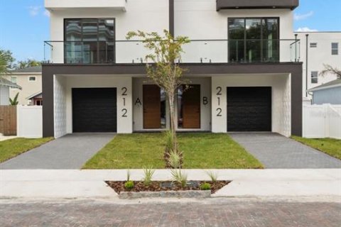 Touwnhouse à vendre à Tampa, Floride: 4 chambres, 262.08 m2 № 1873994 - photo 2