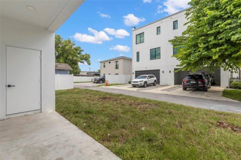 Touwnhouse à vendre à Tampa, Floride: 4 chambres, 262.08 m2 № 1873994 - photo 30