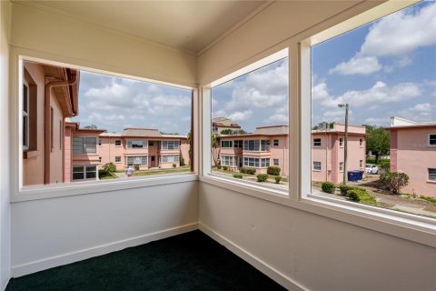 Condo in South Pasadena, Florida, 2 bedrooms  № 2110452 - photo 7