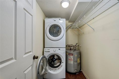 Condo in South Pasadena, Florida, 2 bedrooms  № 2110452 - photo 24