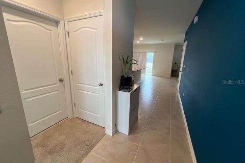 Casa en venta en Davenport, Florida, 4 dormitorios, 230.03 m2 № 2105547 - foto 3