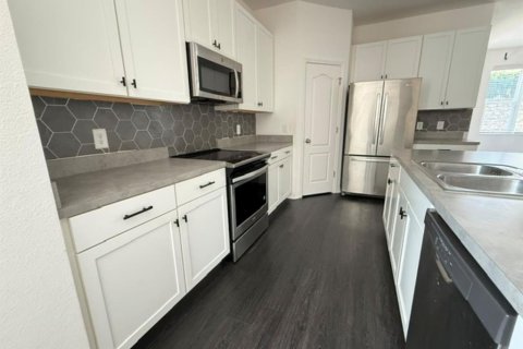 Casa en venta en Groveland, Florida, 5 dormitorios, 298.77 m2 № 2377474 - foto 4