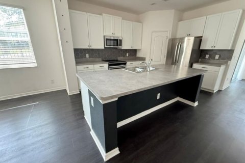 Casa en venta en Groveland, Florida, 5 dormitorios, 298.77 m2 № 2377474 - foto 5