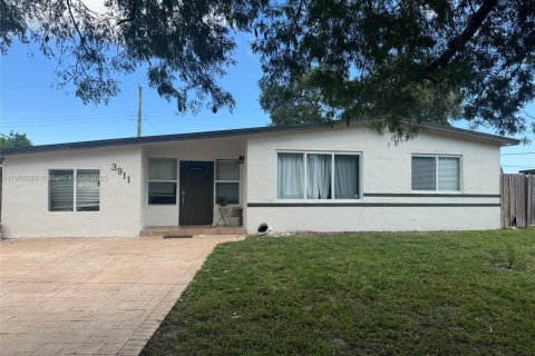 Casa en venta en West Park, Florida, 3 dormitorios, 116.31 m2 № 1968309 - foto 1