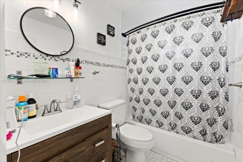 Casa en venta en West Park, Florida, 3 dormitorios, 116.31 m2 № 1968309 - foto 15