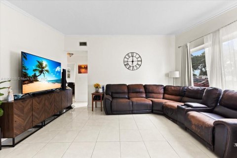 Casa en venta en West Park, Florida, 3 dormitorios, 116.31 m2 № 1968309 - foto 5