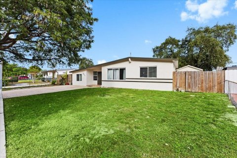 Casa en venta en West Park, Florida, 3 dormitorios, 116.31 m2 № 1968309 - foto 2