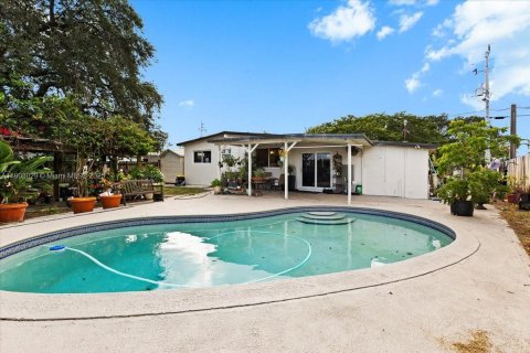 Casa en venta en West Park, Florida, 3 dormitorios, 116.31 m2 № 1968309 - foto 18