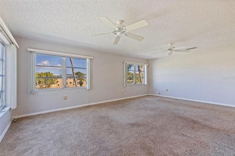 Condominio en venta en Saint Petersburg, Florida, 2 dormitorios, 114.73 m2 № 1823230 - foto 14