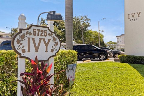 Condominio en venta en Saint Petersburg, Florida, 2 dormitorios, 114.73 m2 № 1823230 - foto 4