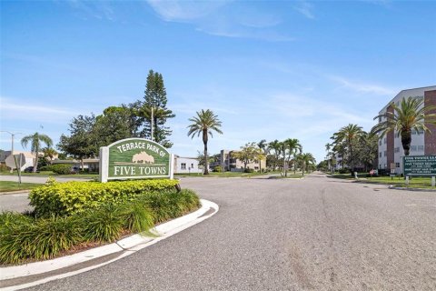 Condominio en venta en Saint Petersburg, Florida, 2 dormitorios, 114.73 m2 № 1823230 - foto 30