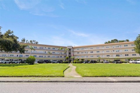Condominio en venta en Saint Petersburg, Florida, 2 dormitorios, 114.73 m2 № 1823230 - foto 1