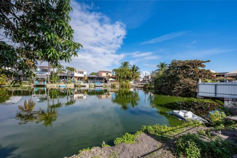 Touwnhouse à louer à Hialeah, Floride: 3 chambres, 120.03 m2 № 2000058 - photo 25