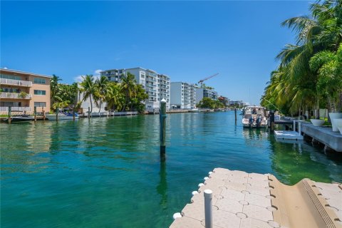 Land in Bay Harbor Islands, Florida № 1887283 - photo 10