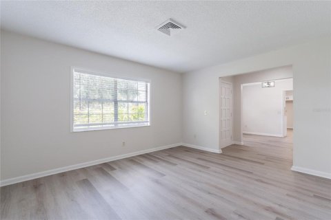 House in Lakeland, Florida 3 bedrooms, 154.12 sq.m. № 1805530 - photo 2
