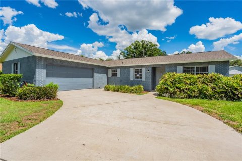 House in Lakeland, Florida 3 bedrooms, 154.12 sq.m. № 1805530 - photo 1