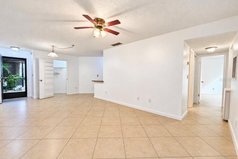 Condominio en alquiler en Orlando, Florida, 2 dormitorios, 76.18 m2 № 2411621 - foto 6