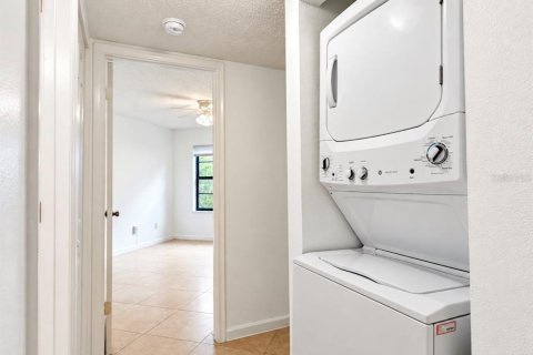 Condominio en alquiler en Orlando, Florida, 2 dormitorios, 76.18 m2 № 2411621 - foto 12