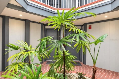 Condominio en alquiler en Orlando, Florida, 2 dormitorios, 76.18 m2 № 2411621 - foto 2
