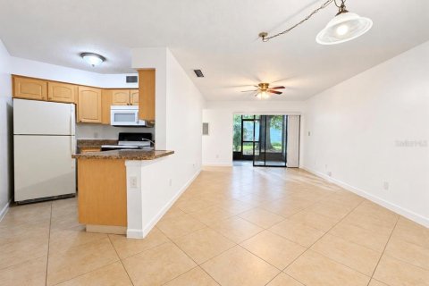 Condominio en alquiler en Orlando, Florida, 2 dormitorios, 76.18 m2 № 2411621 - foto 5