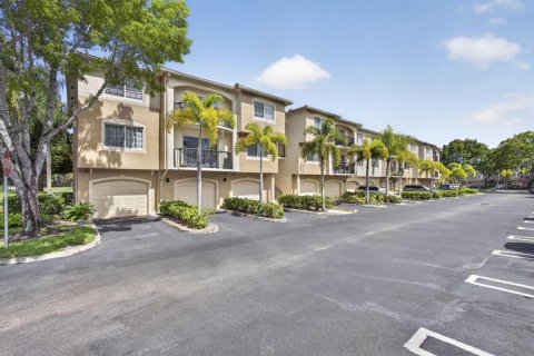 Condo in Royal Palm Beach, Florida, 2 bedrooms  № 2187460 - photo 2