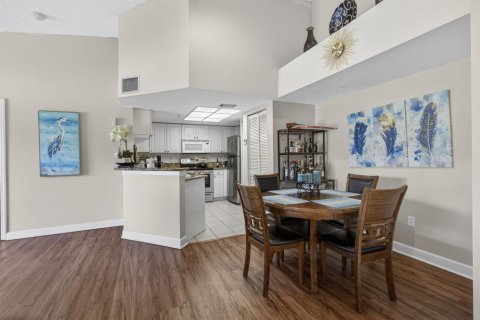 Condo in Royal Palm Beach, Florida, 2 bedrooms  № 2187460 - photo 16