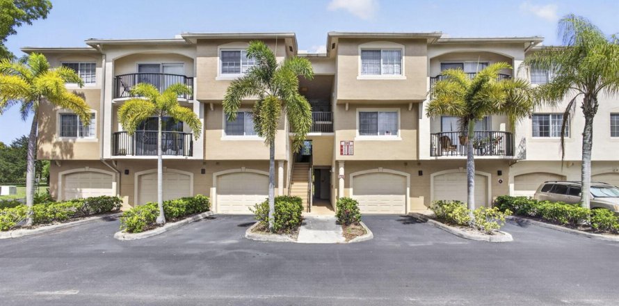 Condo in Royal Palm Beach, Florida, 2 bedrooms  № 2187460