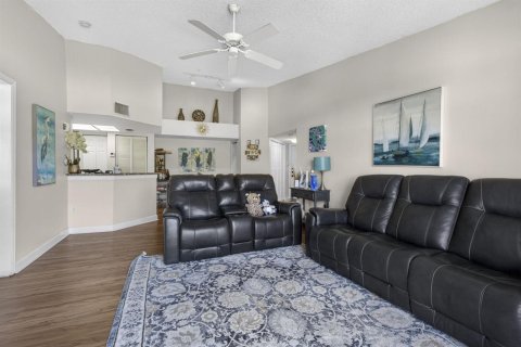 Condo in Royal Palm Beach, Florida, 2 bedrooms  № 2187460 - photo 30