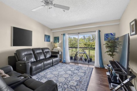 Condo in Royal Palm Beach, Florida, 2 bedrooms  № 2187460 - photo 27