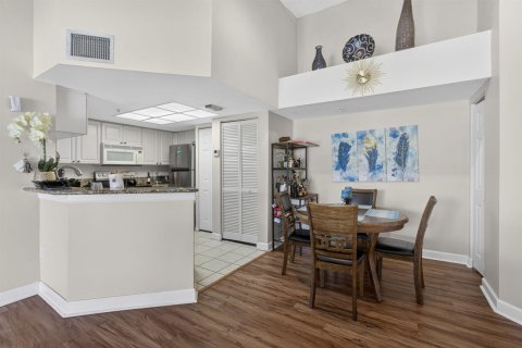 Condo in Royal Palm Beach, Florida, 2 bedrooms  № 2187460 - photo 18