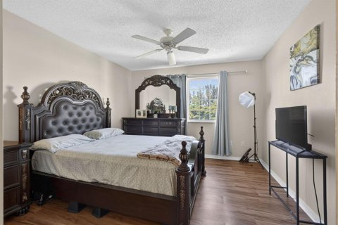 Condo in Royal Palm Beach, Florida, 2 bedrooms  № 2187460 - photo 9