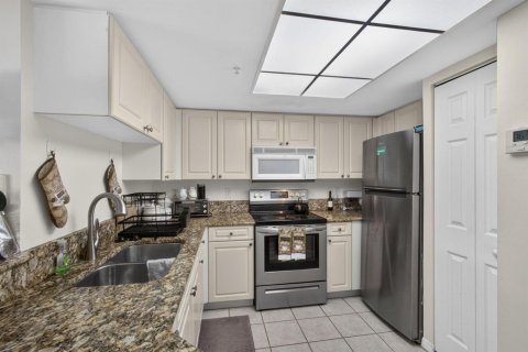 Condo in Royal Palm Beach, Florida, 2 bedrooms  № 2187460 - photo 19