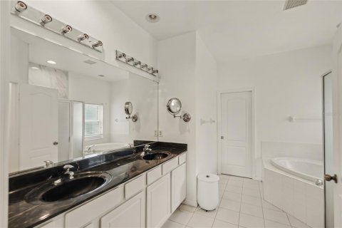 Villa ou maison à vendre à Valrico, Floride: 4 chambres, 208.38 m2 № 2413541 - photo 17