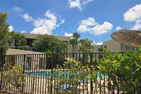 Condominio en alquiler en Miami, Florida, 2 dormitorios, 89.65 m2 № 1794815 - foto 18