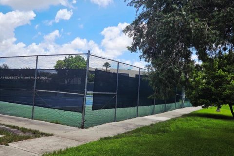 Condominio en alquiler en Miami, Florida, 2 dormitorios, 89.65 m2 № 1794815 - foto 4