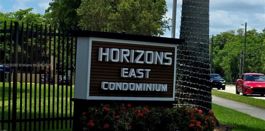 Condominio en Miami, Florida, 2 dormitorios № 1794815