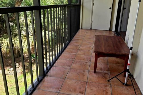 Condominio en alquiler en Miami, Florida, 2 dormitorios, 89.65 m2 № 1794815 - foto 15