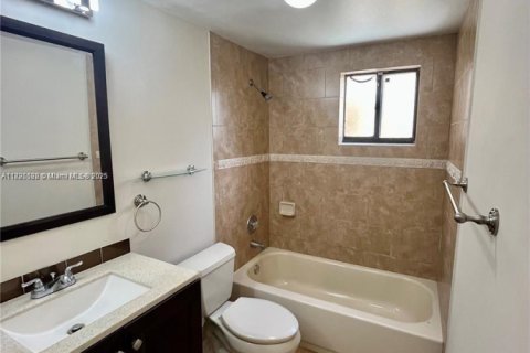 Condominio en alquiler en Miami, Florida, 2 dormitorios, 89.65 m2 № 1794815 - foto 7