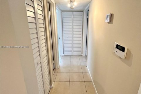Condominio en alquiler en Miami, Florida, 2 dormitorios, 89.65 m2 № 1794815 - foto 10