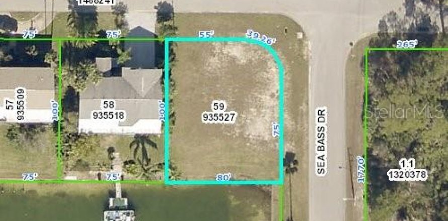 Land in Hernando Beach, Florida № 758345