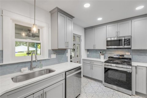 Casa en venta en New Smyrna Beach, Florida, 4 dormitorios, 131.18 m2 № 1918158 - foto 17