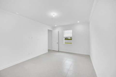 Villa ou maison à louer à St. Lucie, Floride: 4 chambres, 168.06 m2 № 2390169 - photo 24